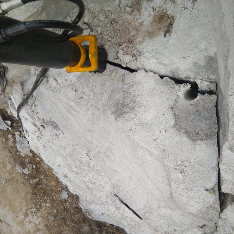 Handheld rock splitter advantage