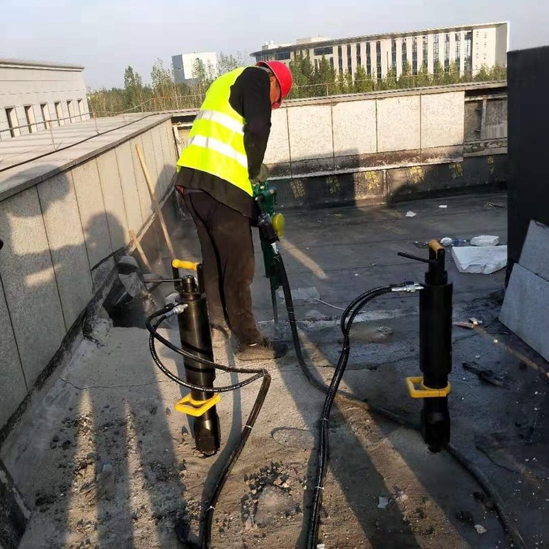 Handheld rock splitter advantage