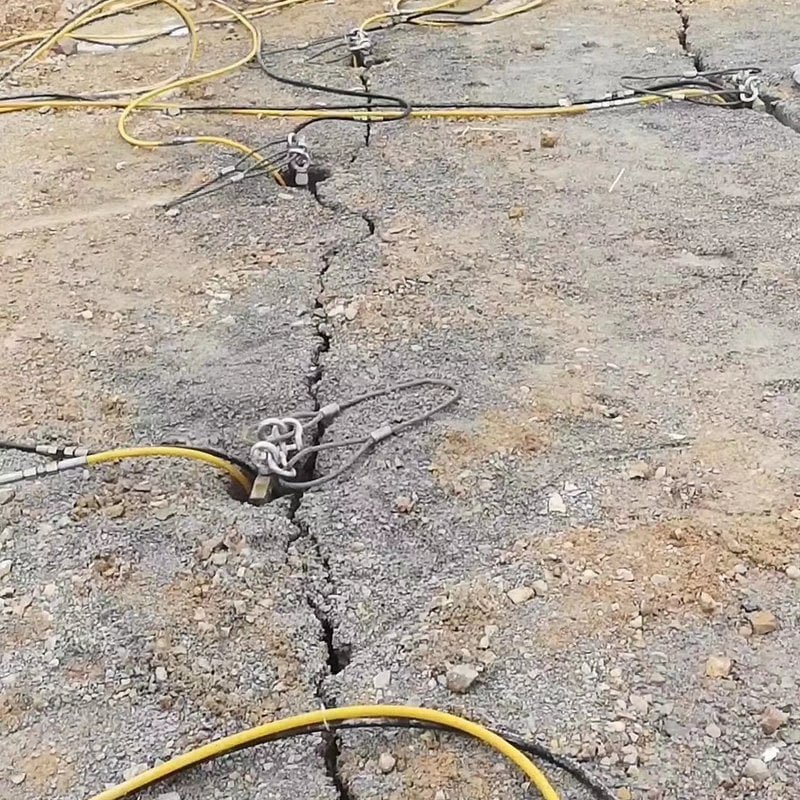 Piston rock splitter advantage